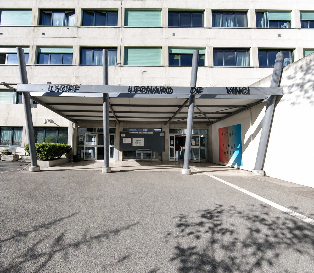 Photo du lycée léonard de Vinci